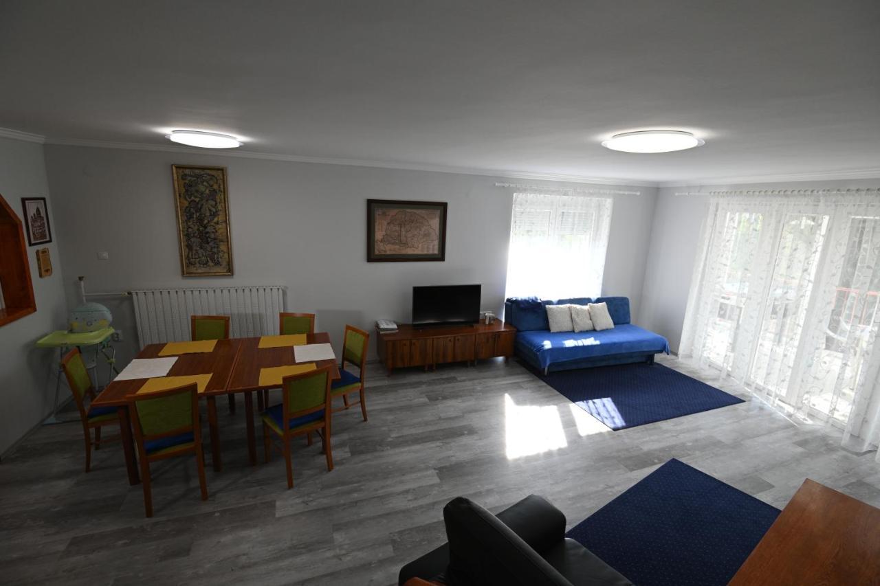 Borbarat Vendeghaz Villa Егер Екстериор снимка